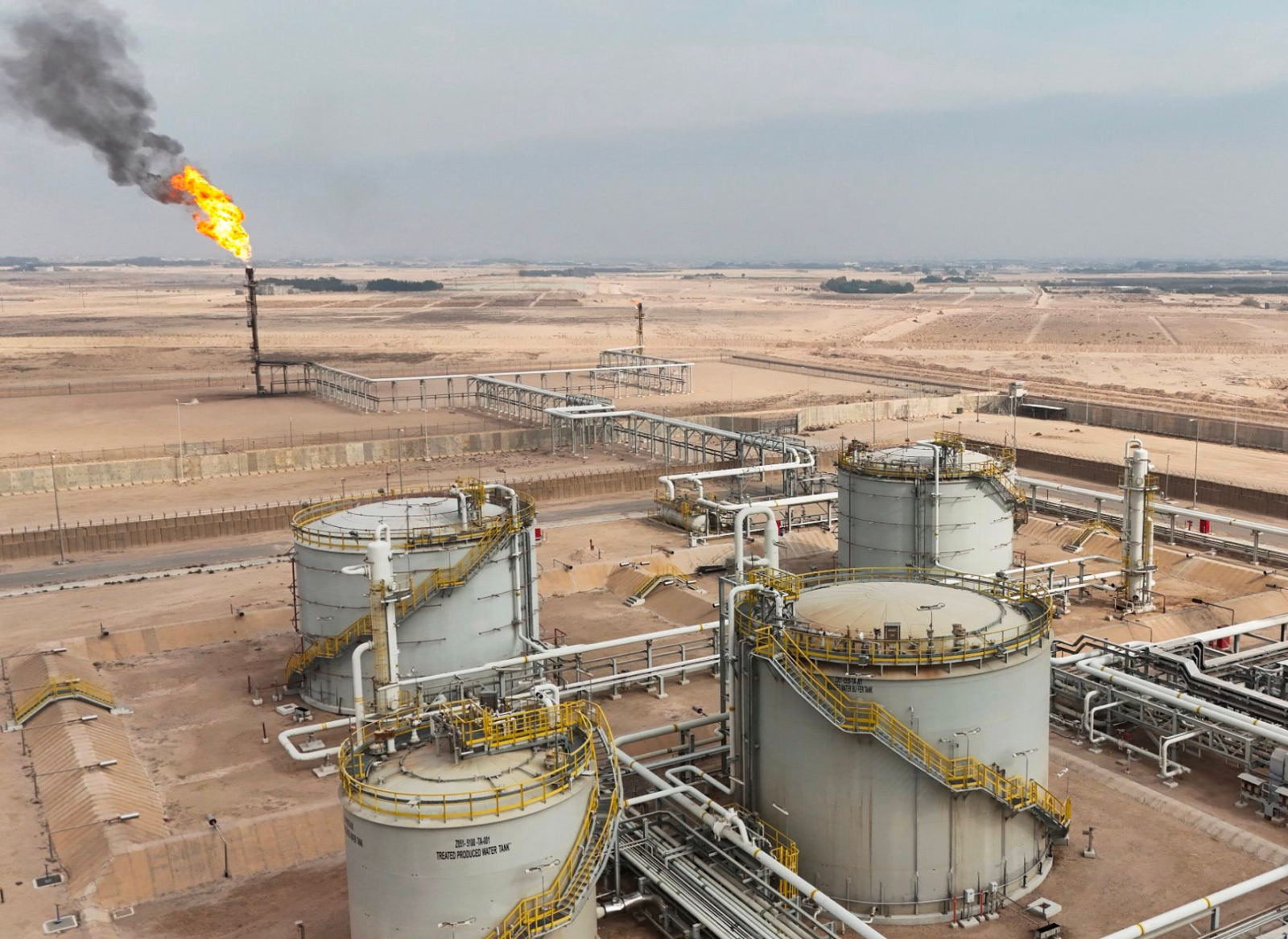 Láng giềng Iran báo tin vui cho thế giới về 3,4 triệu thùng dầu