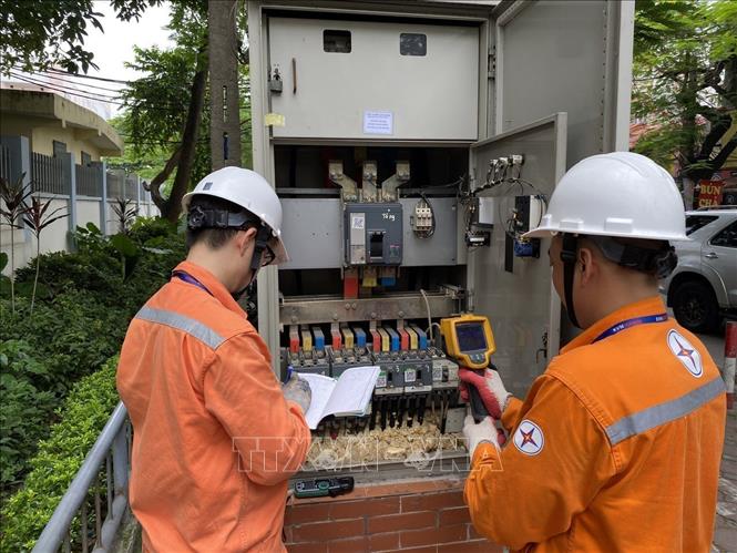 EVN khuyến nghị hạn chế dùng thiết bị công suất lớn vào giờ cao điểm