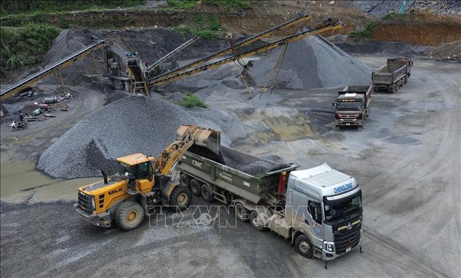 Nhà thầu xây dựng mắc kẹt trong 'vòng xoáy' chi phí