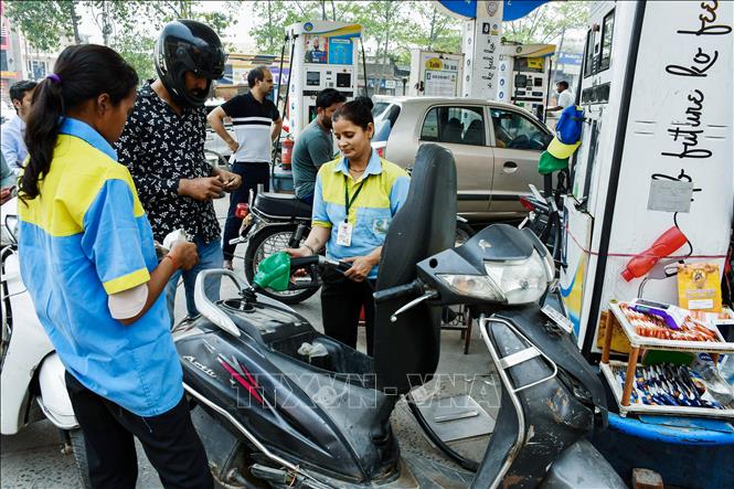 Giá dầu phục hồi do những bất ổn xung quanh thỏa thuận ngừng bắn Mỹ-Iran