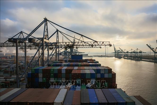 Sự cố tràn dầu gây đình trệ cảng biển lớn thứ hai châu Âu