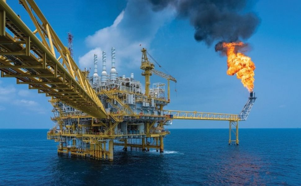 Cổ phiếu dầu khí đồng loạt “bay cao”