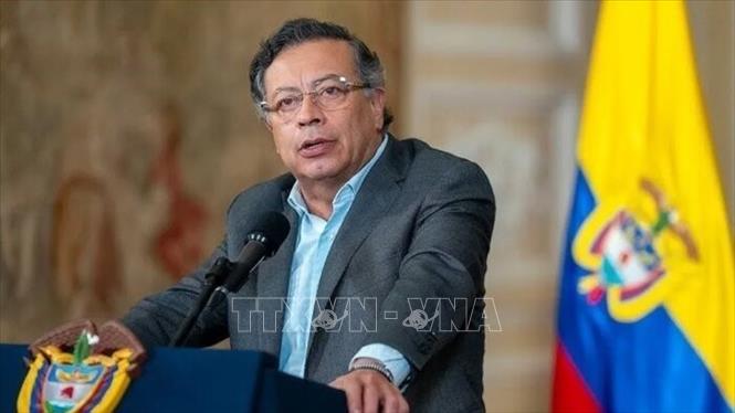 Ecuador tăng thuế lên 100% với hàng hóa Colombia