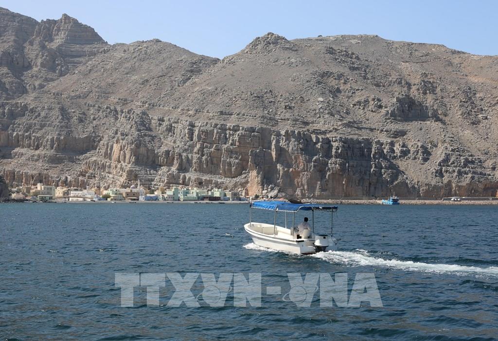 Mỹ ra tối hậu thư về eo biển Hormuz trước giờ đàm phán với Iran