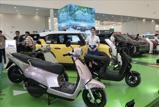 Thị trường xe máy điện bứt tốc, xe máy xăng vẫn giữ đà tăng