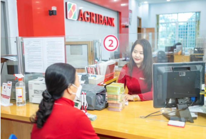 Agribank - Ngân hàng đầu tiên hạ lãi suất cho vay, khẳng định vị thế vai trò chủ lực