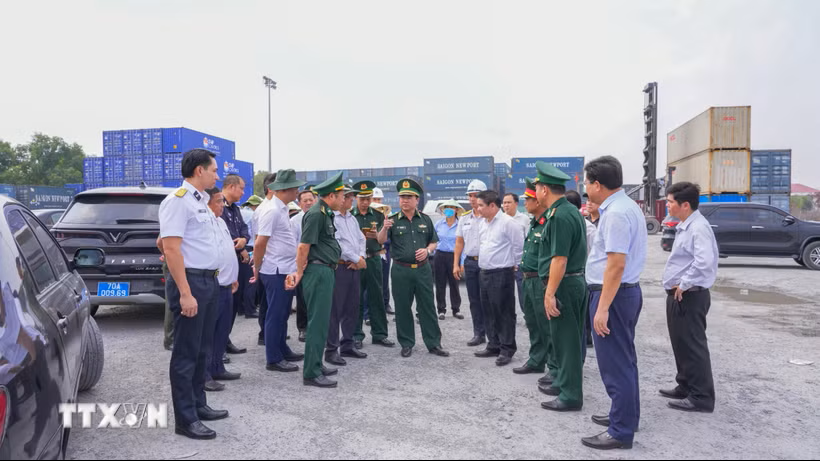 Rà soát toàn diện công tác quản lý, phân luồng phương tiện tại Cửa khẩu Mộc Bài