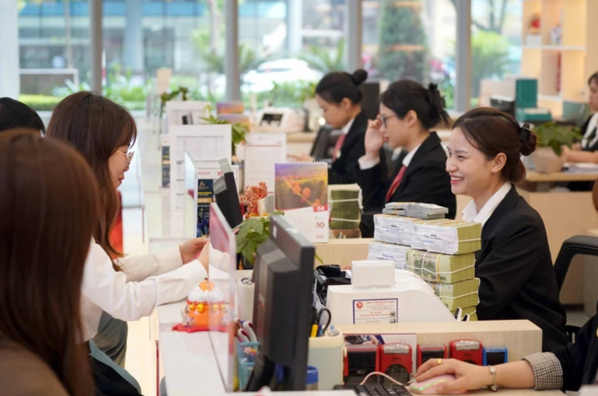 Sếp ngân hàng nêu dự báo về lãi suất sau động thái của loạt ngân hàng