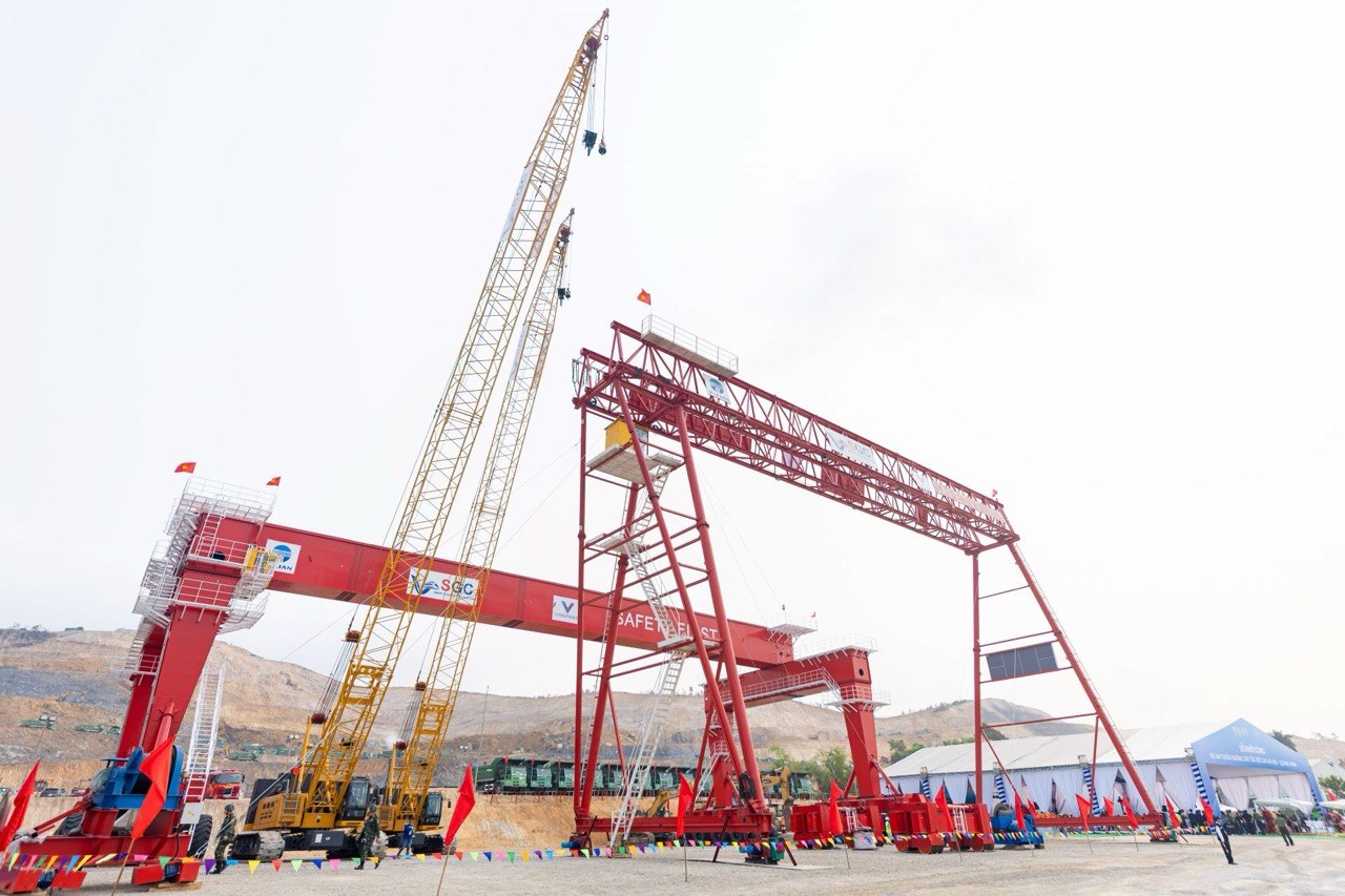 Tàu cao tốc của Vinspeed có thể đạt tới 350km/h, chạy Hà Nội - Quảng Ninh chỉ trong 23 phút