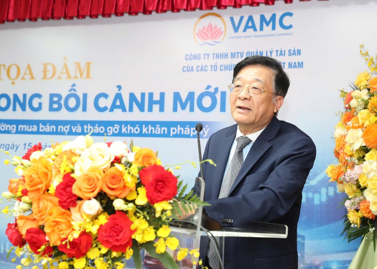 Phát triển thị trường mua - bán nợ, chứng khoán hóa nợ để xử lý nợ xấu