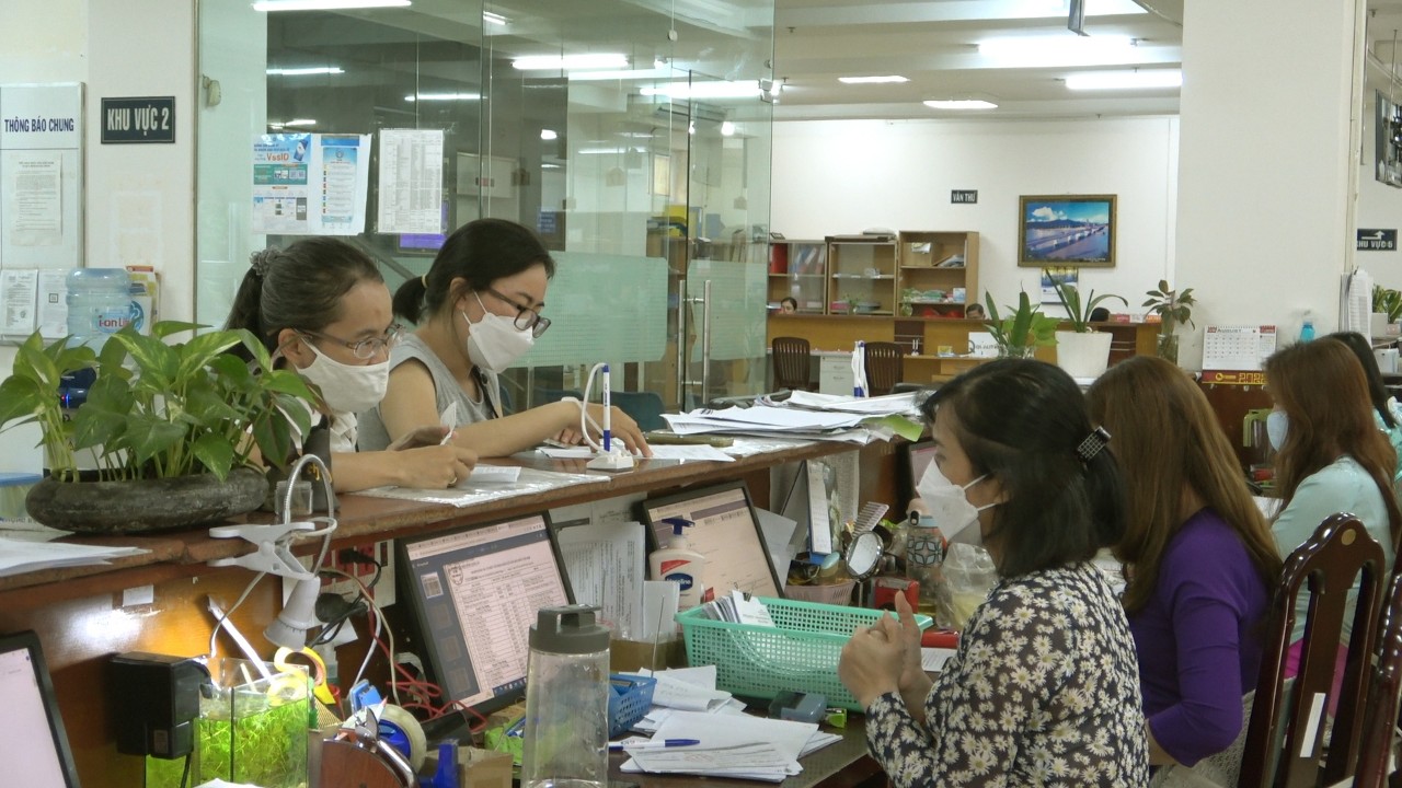 Nợ bảo hiểm xã hội gần 900 tỉ đồng, TPHCM nêu tên 100 doanh nghiệp