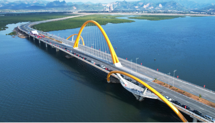 Quảng Ninh bàn phương án phát triển đô thị ven vịnh Cửa Lục