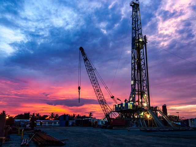 Khoan thẳng xuống lòng đất, phát hiện mỏ dầu khí trữ lượng lên tới 380 triệu thùng tại Trung Đông