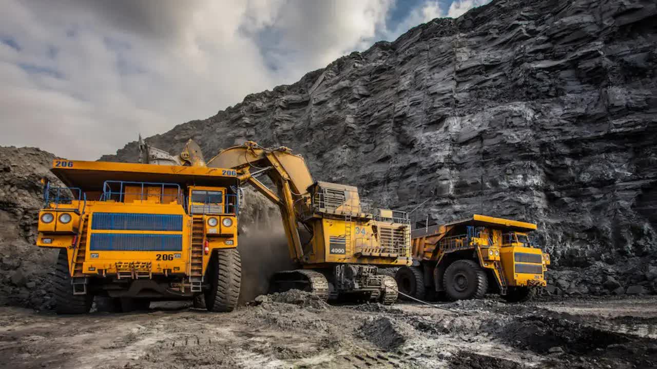 Đề xuất Chính phủ cho phép tăng công suất khai thác than