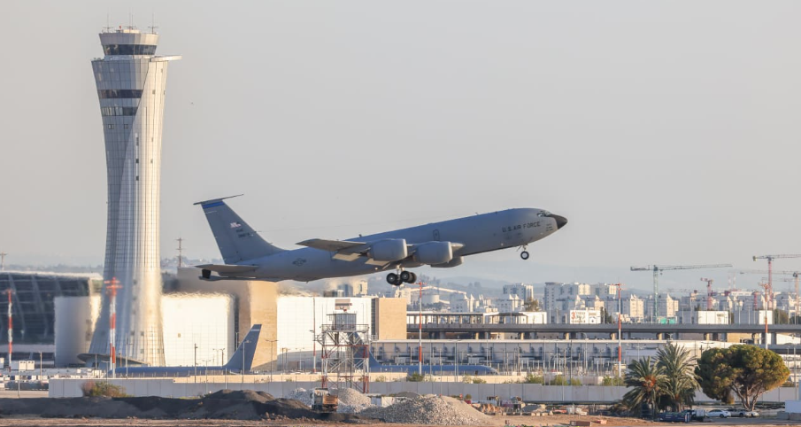 Nhân viên sân bay Ben-Gurion bị sa thải vì chụp ảnh máy bay quân sự Mỹ