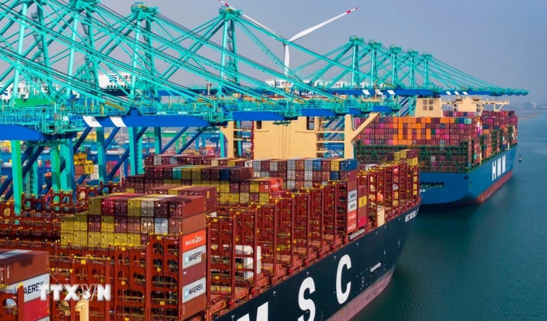 Góc nhìn khác về hai nền kinh tế lớn nhất thế giới