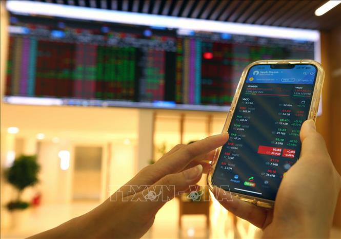 VN-Index tăng điểm giữa áp lực bán ròng của khối ngoại