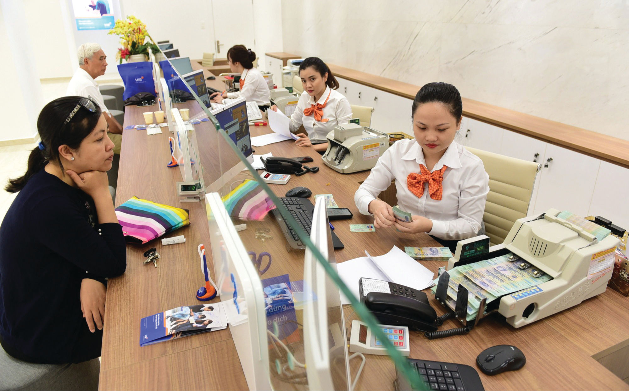 Cơ sở để hạ nhiệt mặt bằng lãi suất