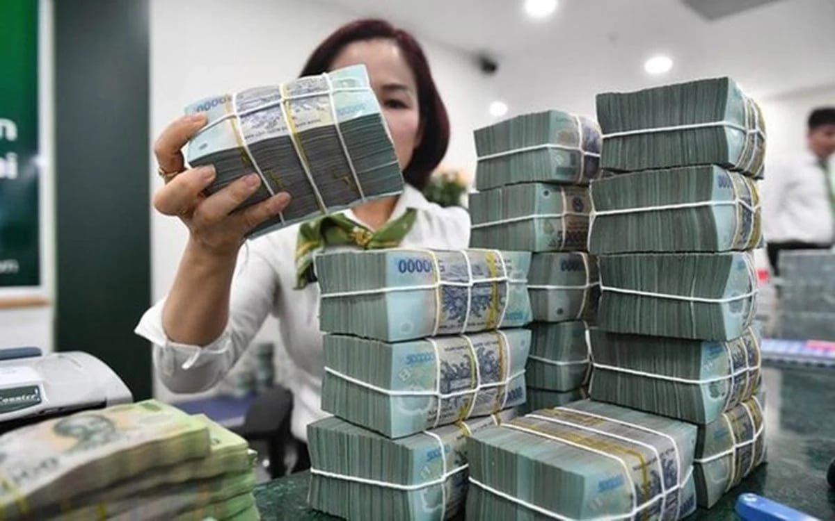 Ngân hàng nâng mức cộng thêm lãi suất, mức thực nhận lên sát 10%/năm