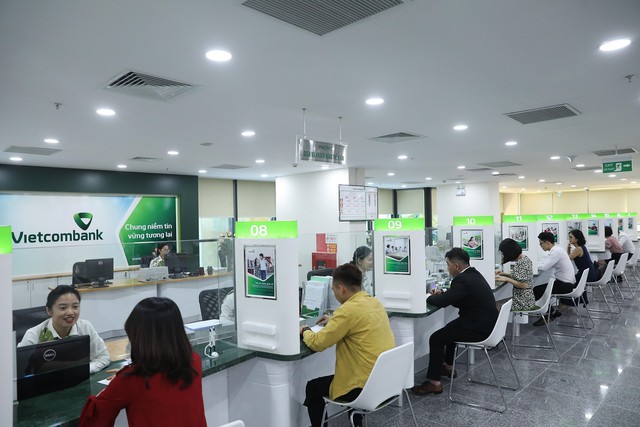 Vietcombank huy động thêm 800 tỷ đồng từ trái phiếu - Ảnh 1.