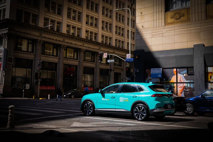 Hãng taxi điện Việt Nam chính thức lăn bánh tại Mỹ - Ảnh 1.