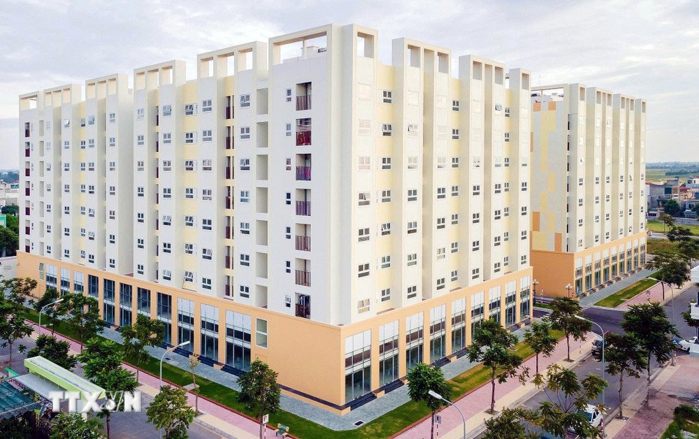 Dự án nhà ở xã hội khu C phường Vũ Phúc (tỉnh Hưng Yên) gồm 2 tòa nhà 9 tầng với gần 500 căn hộ. (Ảnh: Nguyễn Công Hải/TTXVN) ttxvn-hung-yen-no-luc-trien-khai-xay-dung-nha-o-xa-hoi-8526596.jpg