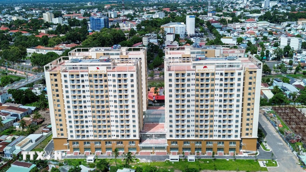 Các block thuộc Giai đoạn 1 của Dự án Golden City đã hoàn thành, bàn giao đưa vào sử dụng, góp phần bổ sung nguồn cung nhà ở xã hội trên địa bàn tỉnh Tây Ninh. (Ảnh: Giang Phương/TTXVN) ttxvn-tay-ninh-kich-hoat-luong-xanh-thuc-day-phat-trien-nha-o-xa-hoi-nha-o-cho-thue-8891604.jpg