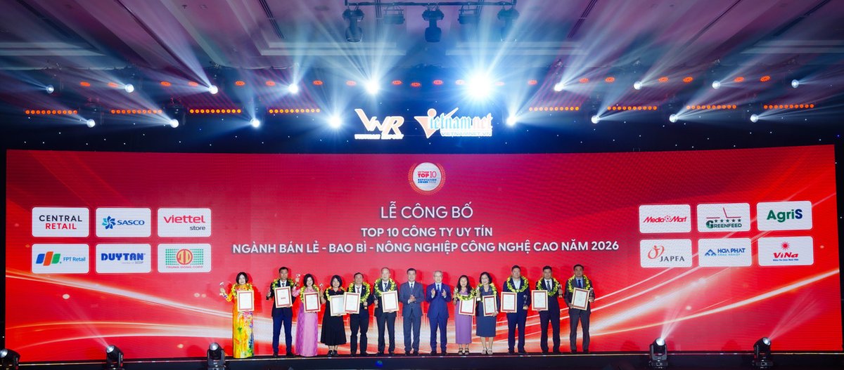 Top 10 công ty uy tín trong ngành bán lẻ - bao bì - nông nghiệp công nghệ cao năm 2026 được vinh danh trong lễ Công bố 2.jpg