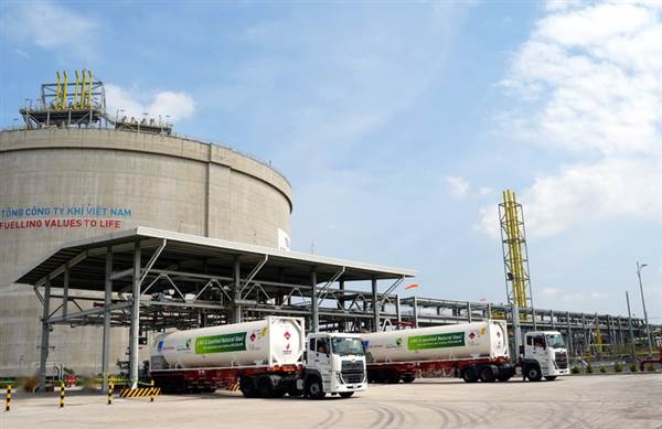 GAS: Những chuyến xe LNG đầu tiên phục vụ sản xuất công nghi