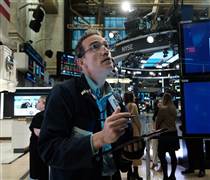 "Người anh em" Dow Jones lập kỷ lục tăng 8 phiên liên tiếp