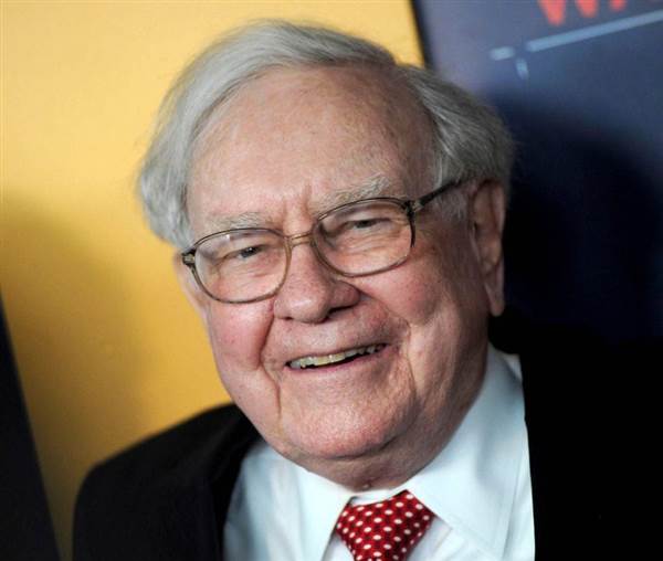 Warren Buffett tăng sở hữu tại công ty viễn thông, dược phẩm