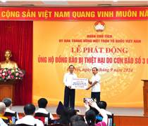 Nhân viên Vietcombank ủng hộ 1 ngày lương hỗ trợ đồng bào thiệt hại do bão