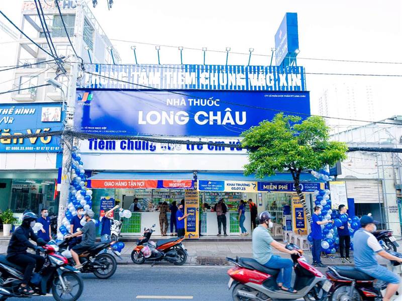 FPT Long Châu đảm bảo phục vụ đầy đủ thuốc, chăm lo sức khoẻ cho bà con xuyên Tết