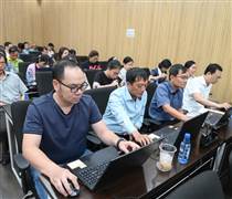 VRG tổ chức khóa học “Ứng dụng công cụ số và AI nâng cao hiệu suất công việc”