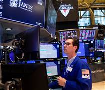 'Người anh em' Dow Jones tăng hơn 1.000 điểm trước khả năng căng thẳng thương mại sớm hạ nhiệt