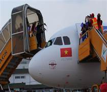 SGN: Vietjet chấm dứt hợp đồng, cổ phiếu SGN lao dốc