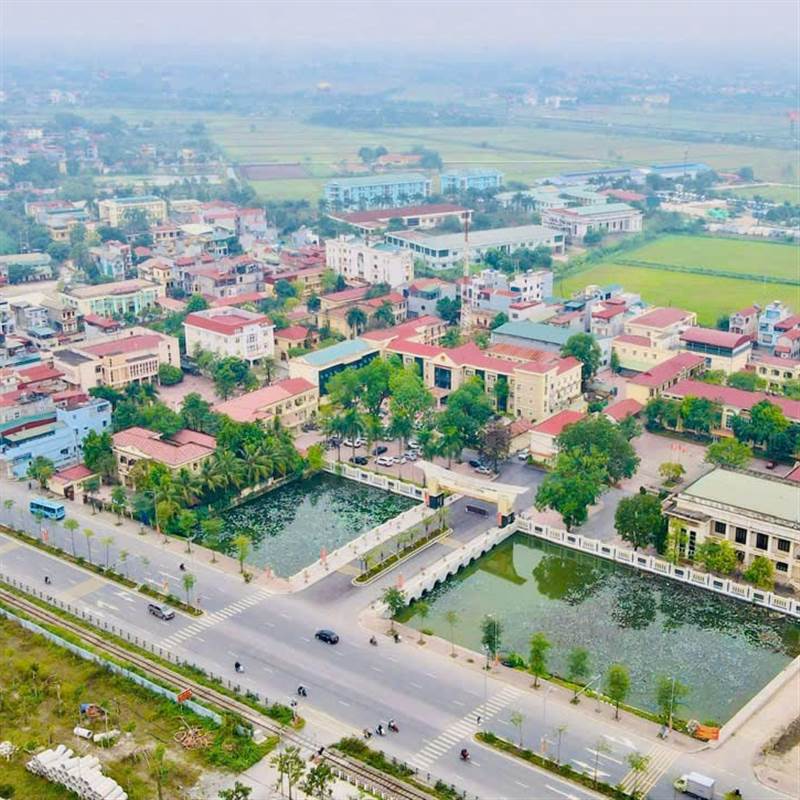 Phú Xuyên: Chủ tịch UBND thị trấn Phú Xuyên, xã Hồng Thái bị tạm đình chỉ công tác để tập trung xử lý các vi phạm trong lĩnh vực đất đai