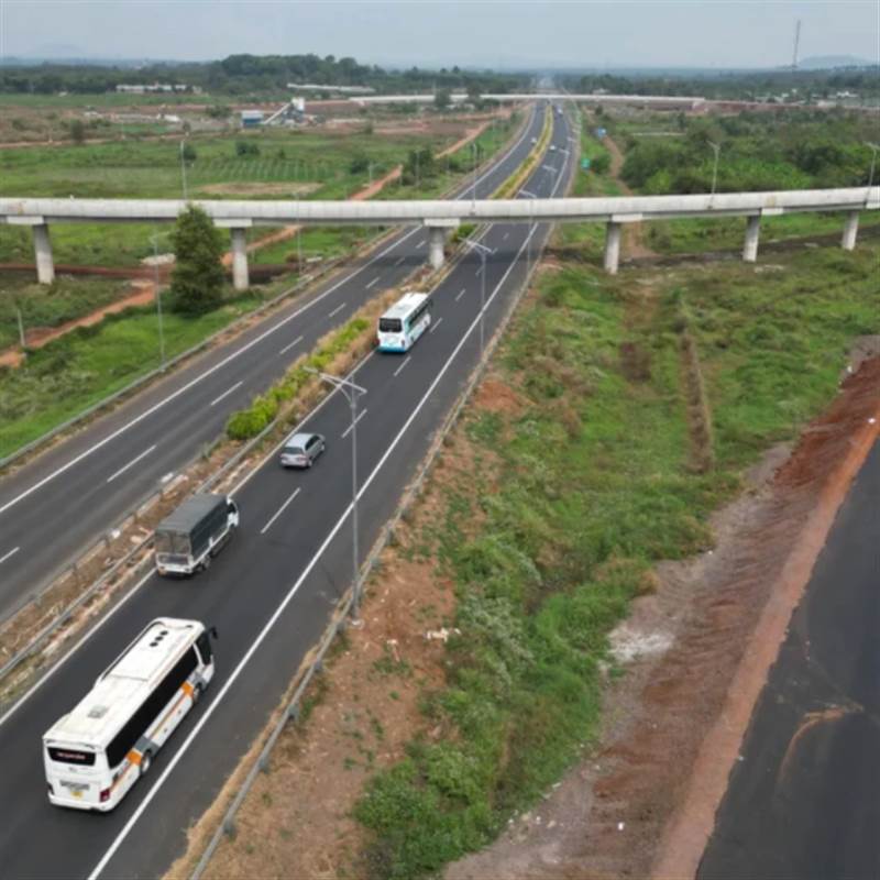 Thu phí cao tốc: Cao nhất 5.200 đồng/km, mỗi năm thu về 1.700 tỷ