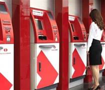 Techcombank thông báo: Thủ đoạn dán băng dính che camera tại cây ATM để làm thẻ ngân hàng giả, rút tiền của nạn nhân