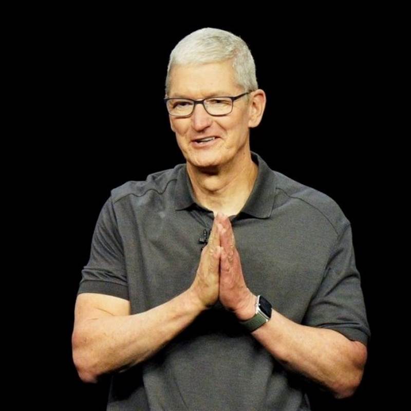 Tim Cook: "Gần như mọi sản phẩm Apple đều đến từ Việt Nam" - Giữa nguy khốn, công ty lại tìm được chân ái?