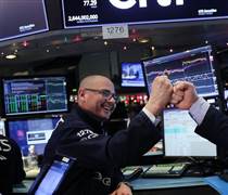 S&P 500 ghi nhận chuỗi leo dốc dài nhất trong hơn 2 thập kỷ