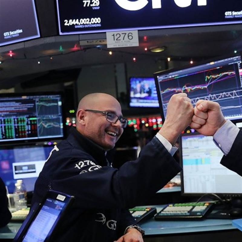 S&P 500 ghi nhận chuỗi leo dốc dài nhất trong hơn 2 thập kỷ