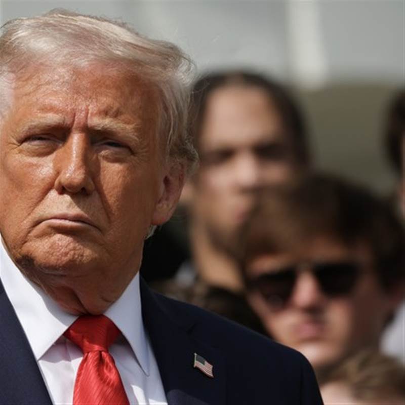 Ông Trump dọa vắng mặt thượng đỉnh NATO nếu châu Âu không tăng chi tiêu quốc phòng