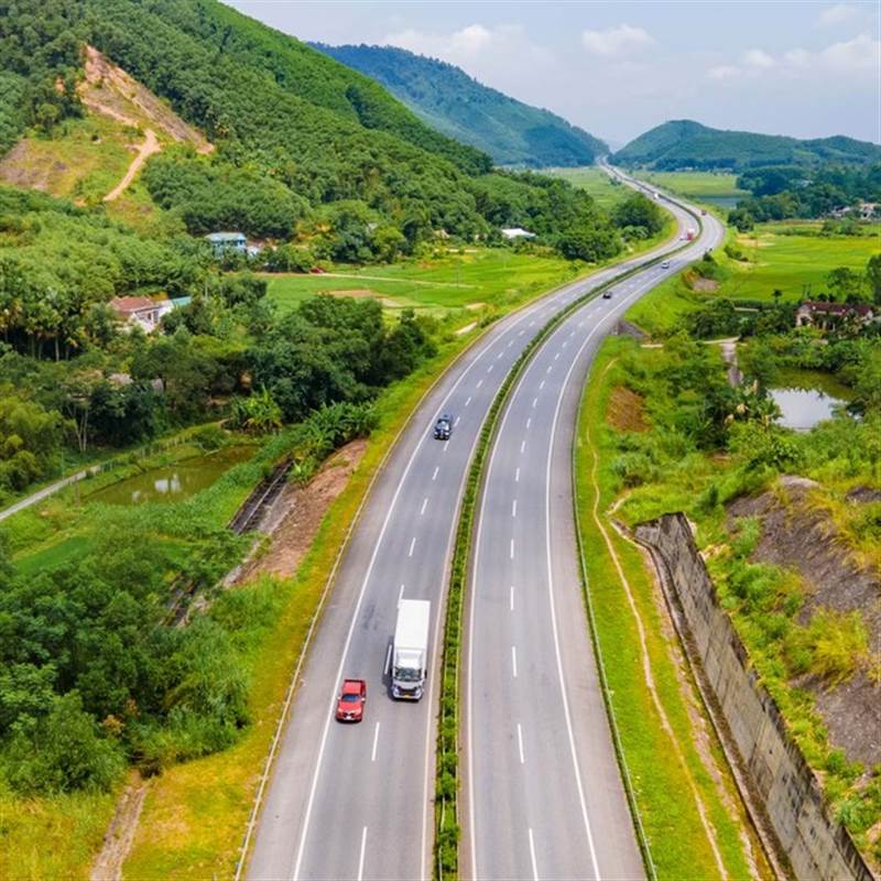 Thảm mặt đường cao tốc Nội Bài - Lào Cai khi trời mưa, VEC chính thức lên tiếng