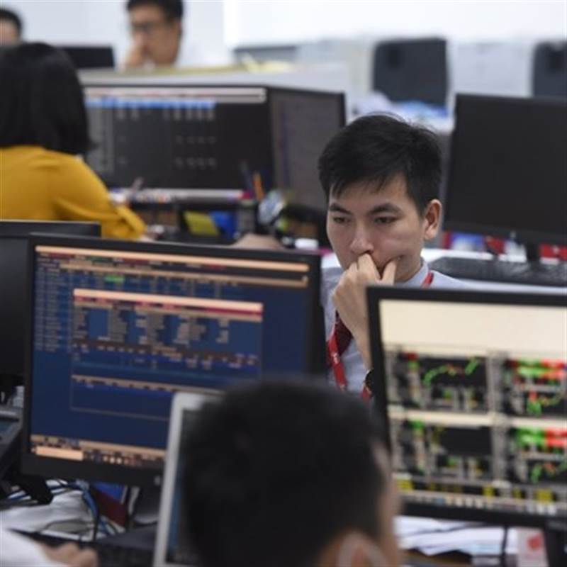 Chứng khoán thận trọng chờ đợi kết quả đàm phán thuế quan