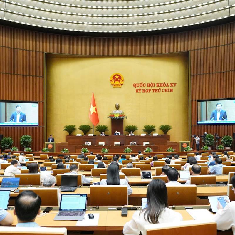Người bệnh, học sinh đang phải 'cõng' thêm chi phí từ thuế thu nhập doanh nghiệp?