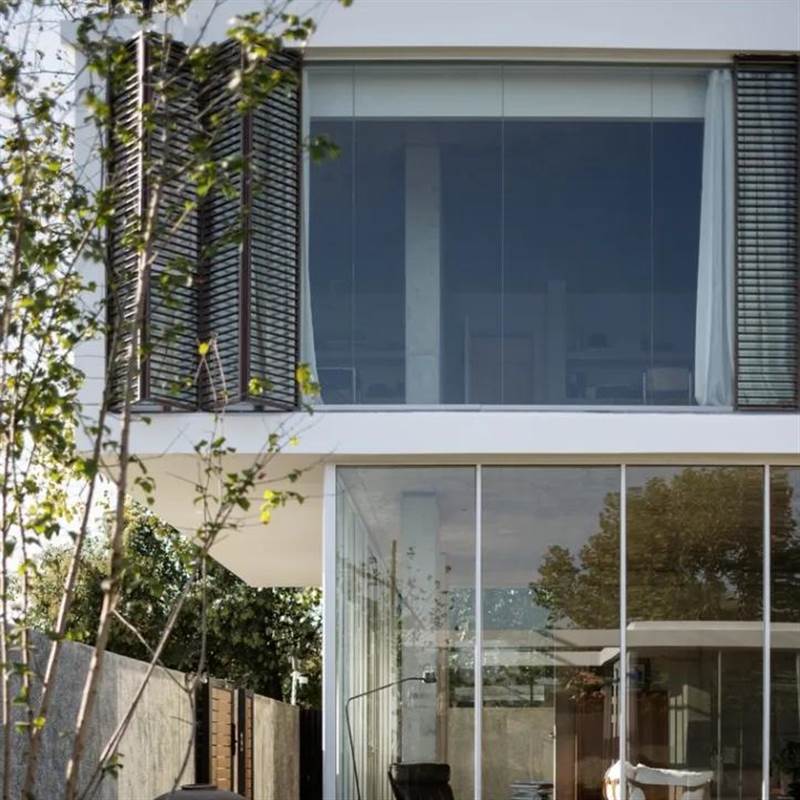 Người đàn ông thuê đất 20 năm, chi 6 tỷ đồng xây biệt thự “trong suốt” 220m2 để nghỉ hưu ở tuổi 49 khiến ai cũng trầm trồ