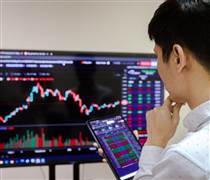 VN-Index tăng mạnh, nhà đầu tư tiếp tục xuống tiền?