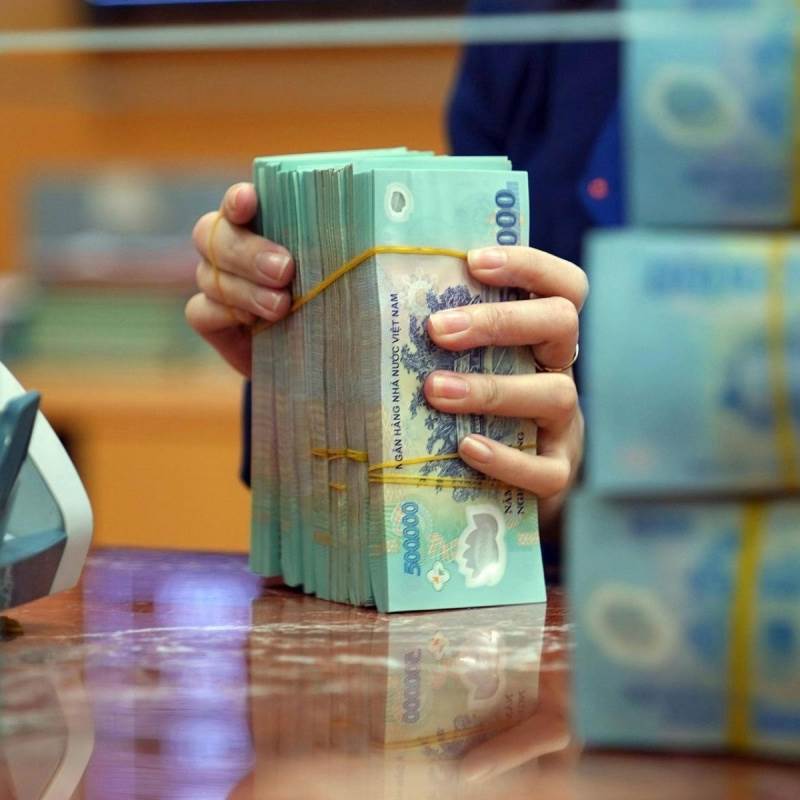Lãi suất cho vay bình quân trong tháng 4 giảm nhẹ
