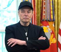 Musk mất gần 100 tỷ USD một ngày vì đấu khẩu với ông Trump
